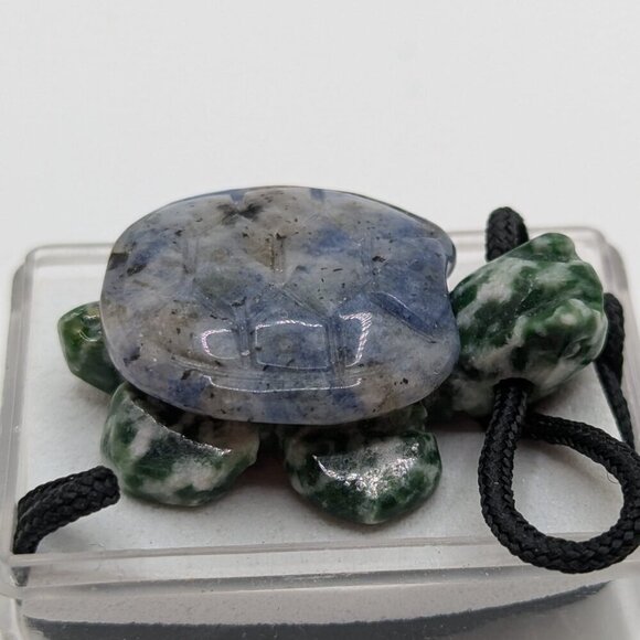 Blue Sodalite Green TURTLE tortoise GEM carving Pendant NECKLACE - Picture 5 of 8